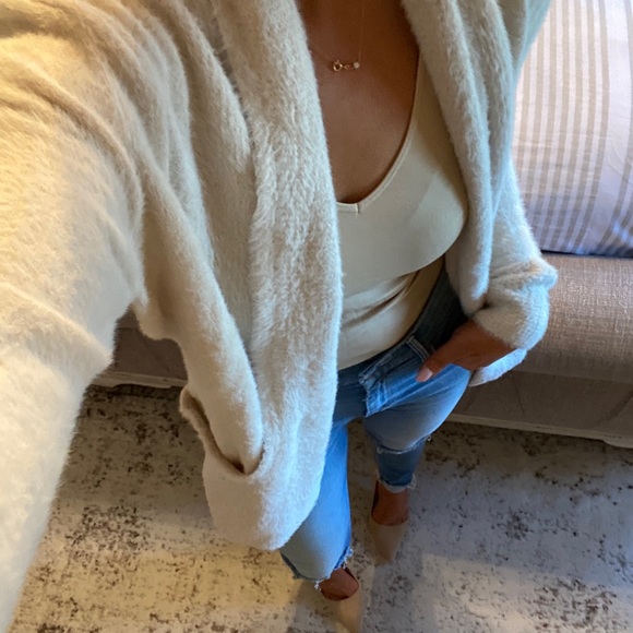 New🤍Ultra soft snuggly cardigan in bone - Picture 3 of 6